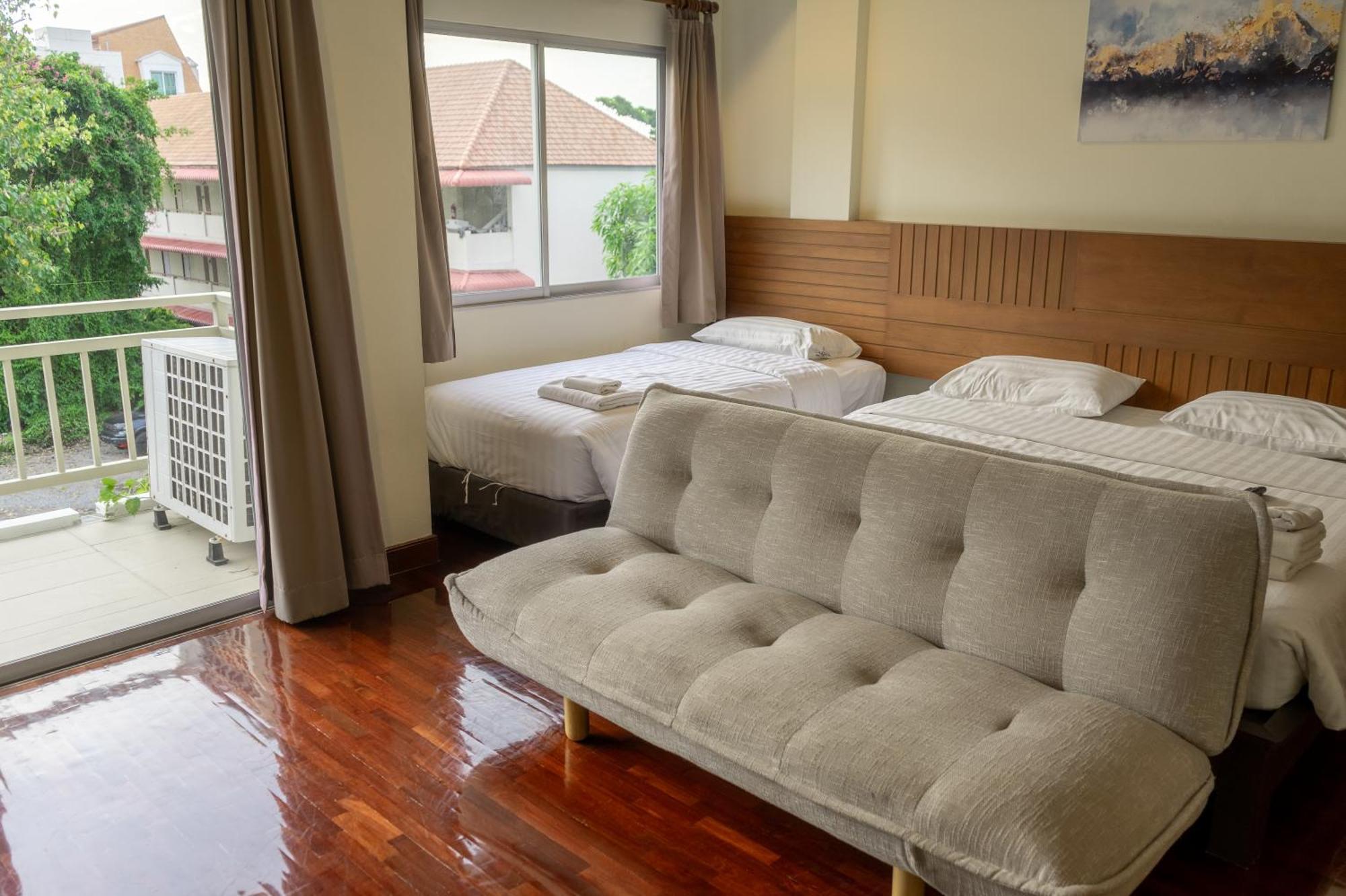 Baan Chuan Chom Pattaya Hotel Exterior photo